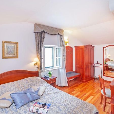 Hotel Ostrea Стон Екстериор снимка
