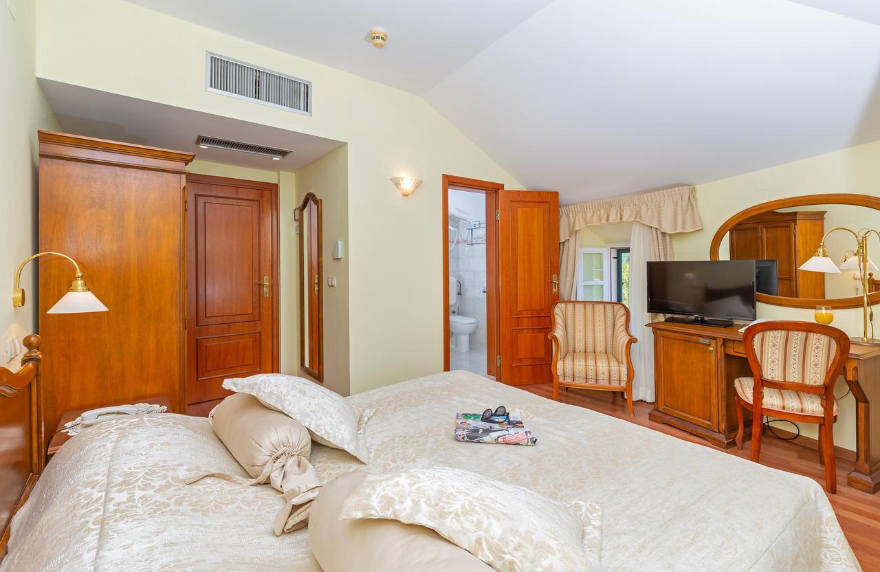 Hotel Ostrea Стон Екстериор снимка