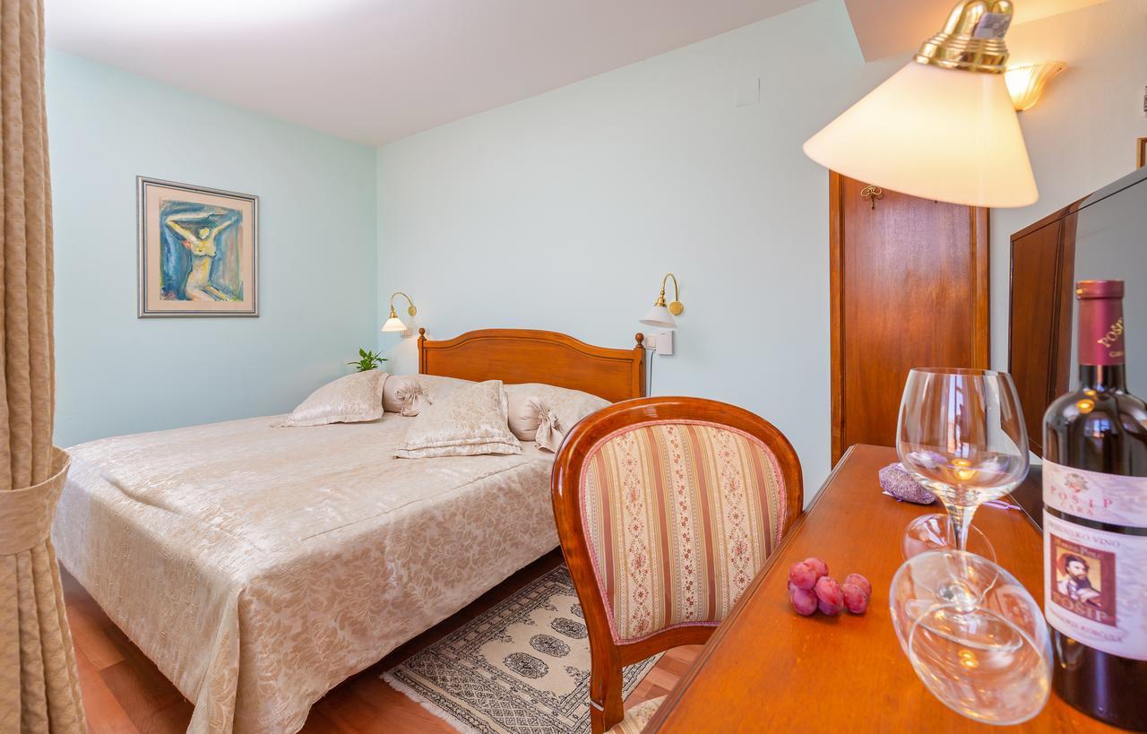 Hotel Ostrea Стон Екстериор снимка