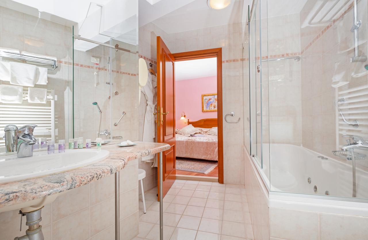 Hotel Ostrea Стон Екстериор снимка